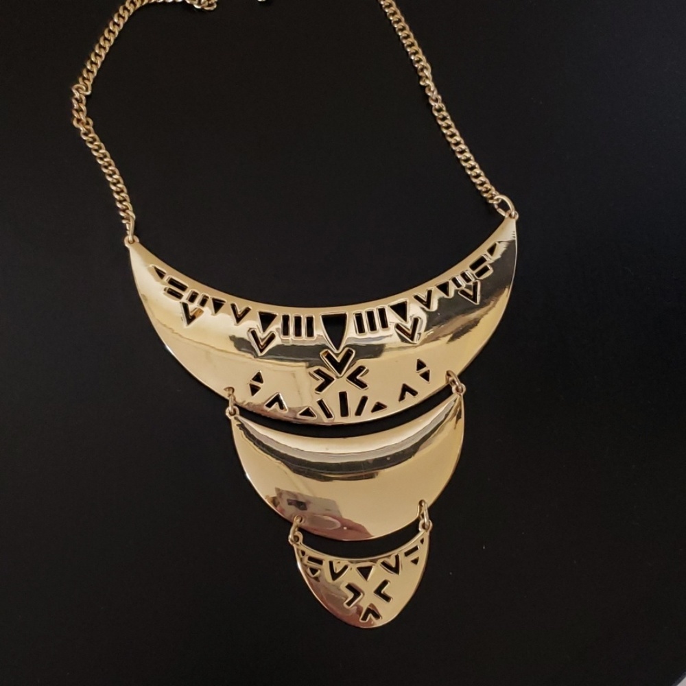 Express Gold statement necklace